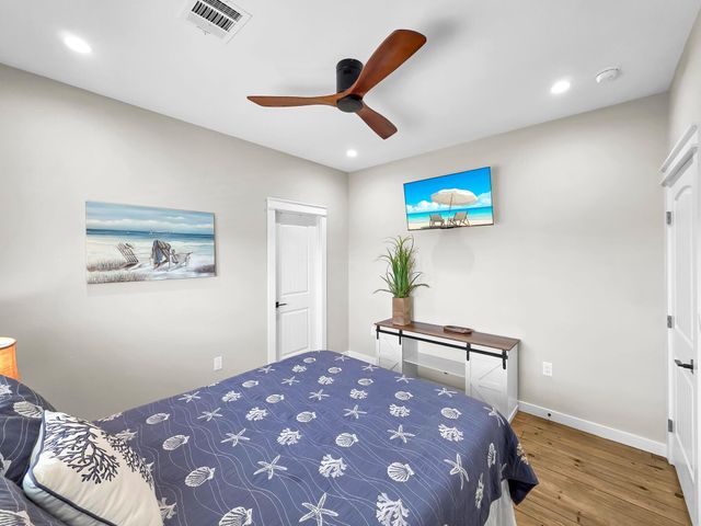1094 Shady Lane, Gilchrist, TX 77617