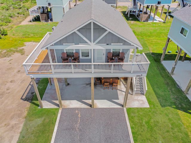 1094 Shady Lane, Gilchrist, TX 77617
