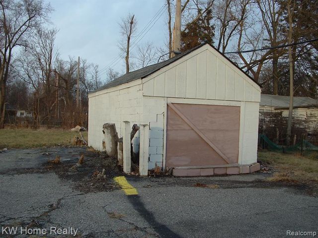 20650 Fenkell Avenue, Detroit, MI 48223