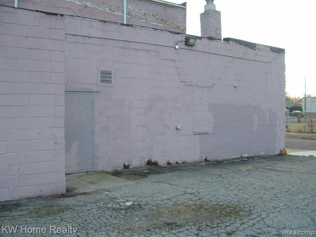 20650 Fenkell Avenue, Detroit, MI 48223