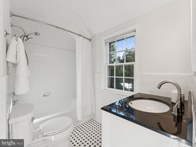 4821 45TH ST NW, Washington, DC 20016