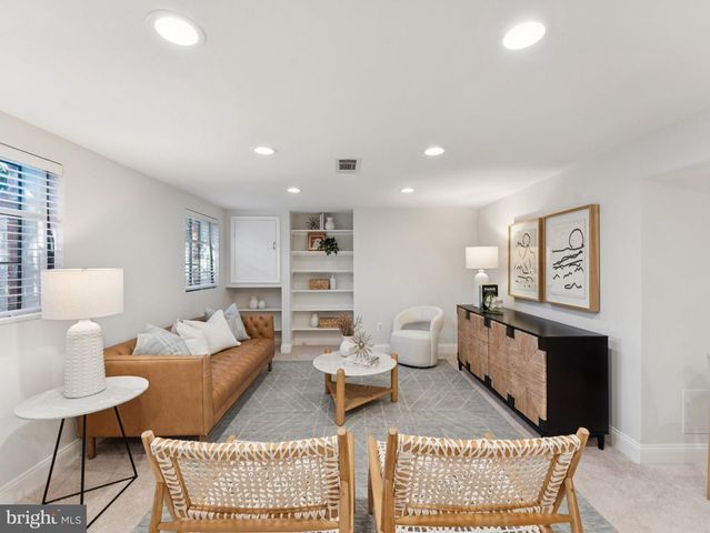 4821 45TH ST NW, Washington, DC 20016