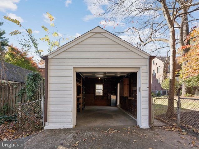 4821 45TH ST NW, Washington, DC 20016