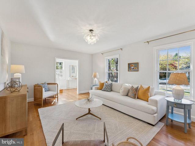 4821 45TH ST NW, Washington, DC 20016