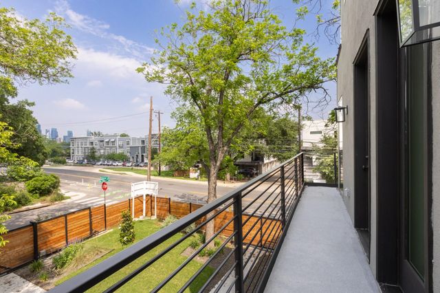 2300 Bluebonnet LN, Austin, TX 78704