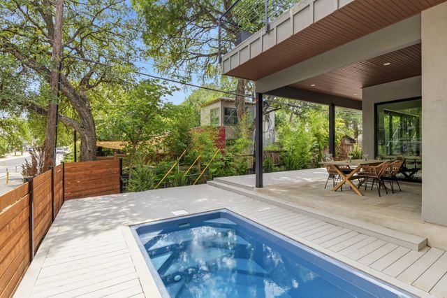 2300 Bluebonnet LN, Austin, TX 78704