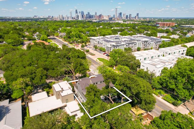 2300 Bluebonnet LN, Austin, TX 78704