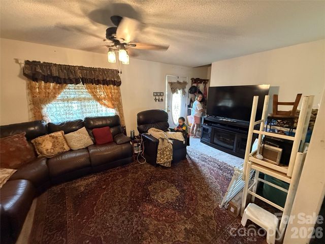 600 Blossom Hill Road, Lincolnton, NC 28092