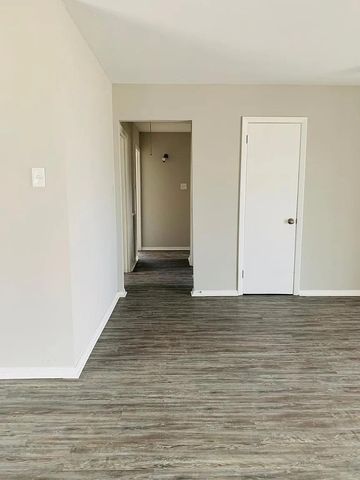 7 Richards Courts, La Marque, TX 77568
