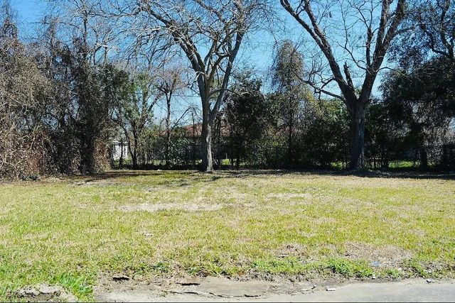 7 Richards Courts, La Marque, TX 77568
