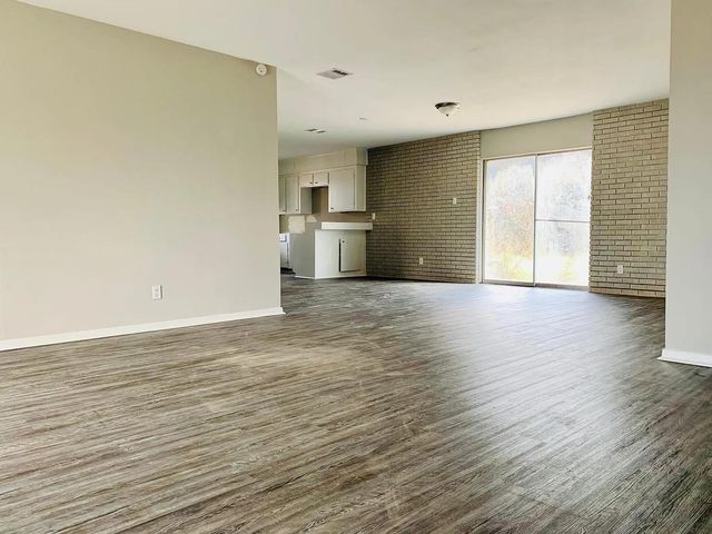 7 Richards Courts, La Marque, TX 77568