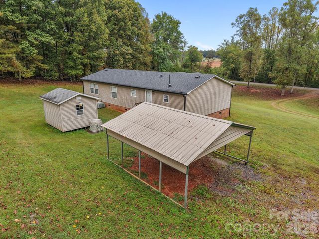 1626 NC HWY 704 Highway E, Lawsonville, NC 27022