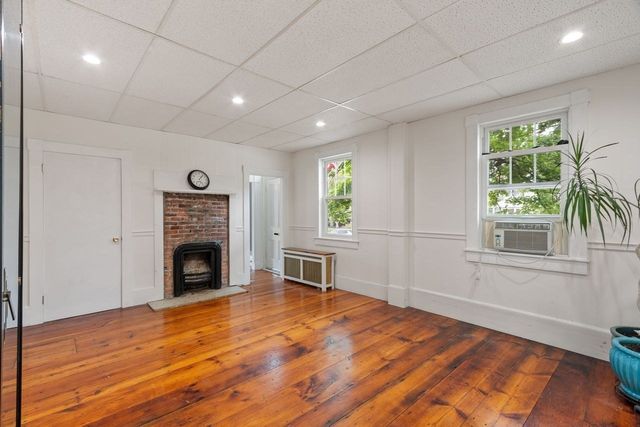 727 Andover, Lowell, MA 01852