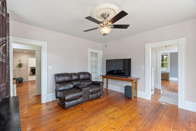 727 Andover, Lowell, MA 01852