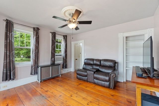 727 Andover, Lowell, MA 01852