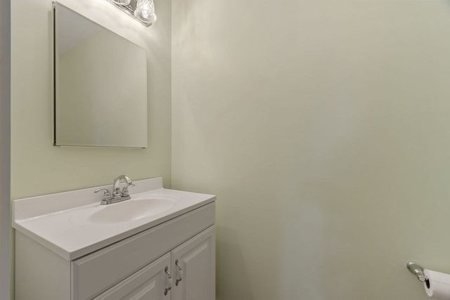 727 Andover, Lowell, MA 01852