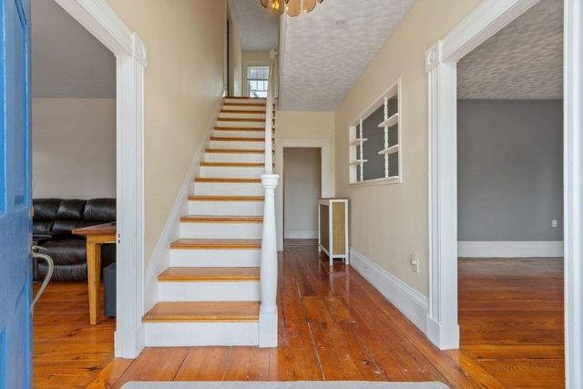 727 Andover, Lowell, MA 01852
