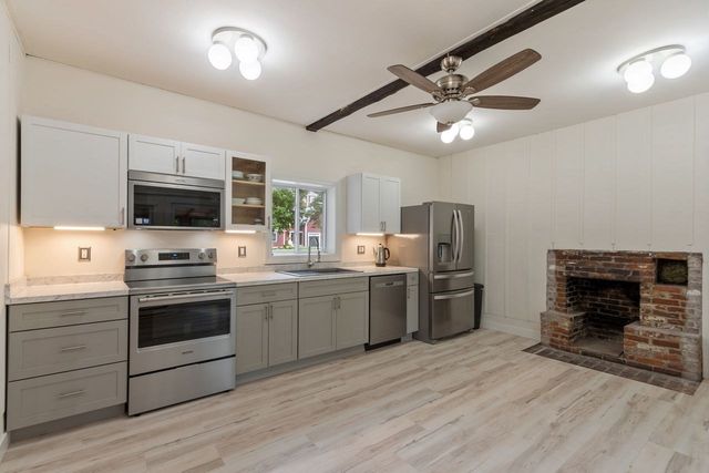 727 Andover, Lowell, MA 01852