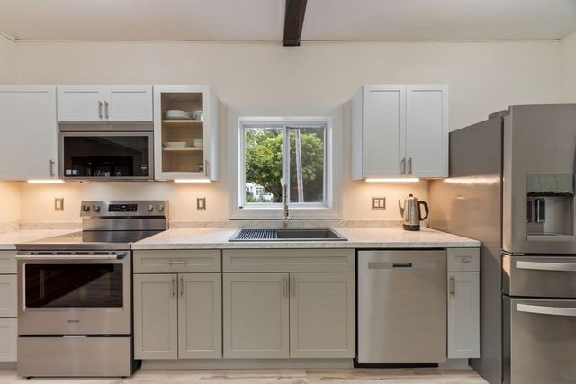 727 Andover, Lowell, MA 01852