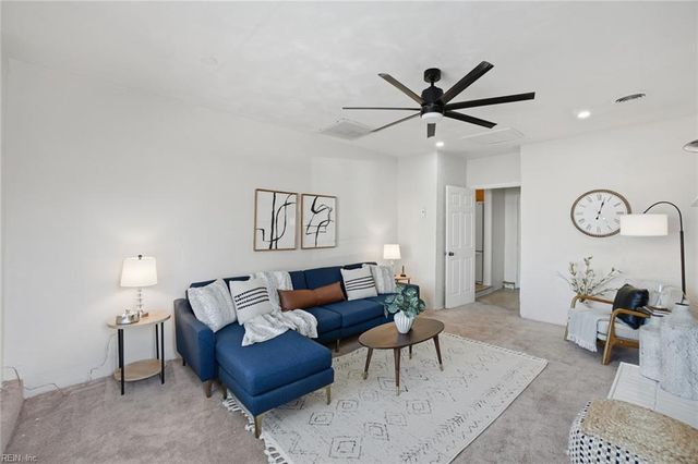 3725 Historyland DR, Virginia Beach, VA 23452