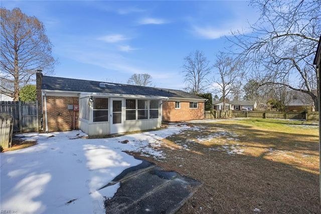 3725 Historyland DR, Virginia Beach, VA 23452