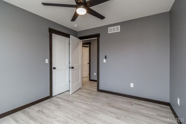 20977 Halifax Drive, St Robert, MO 65584