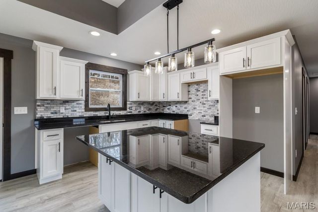 20977 Halifax Drive, St Robert, MO 65584