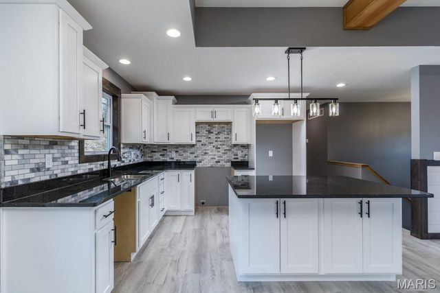 20977 Halifax Drive, St Robert, MO 65584