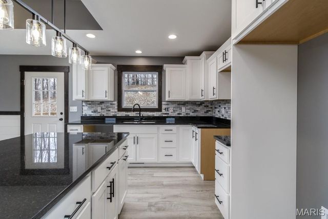 20977 Halifax Drive, St Robert, MO 65584