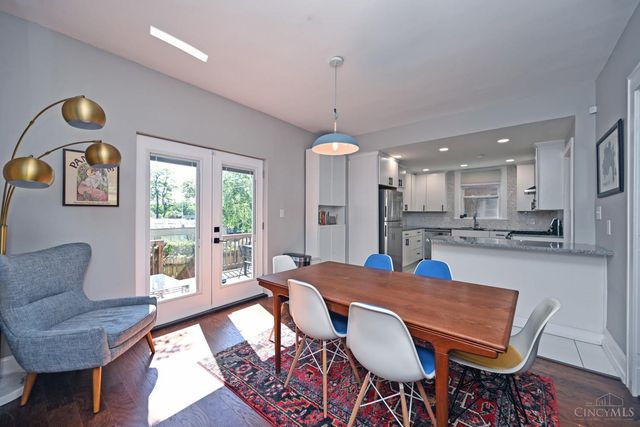 2208 St James Avenue, Cincinnati, OH 45206