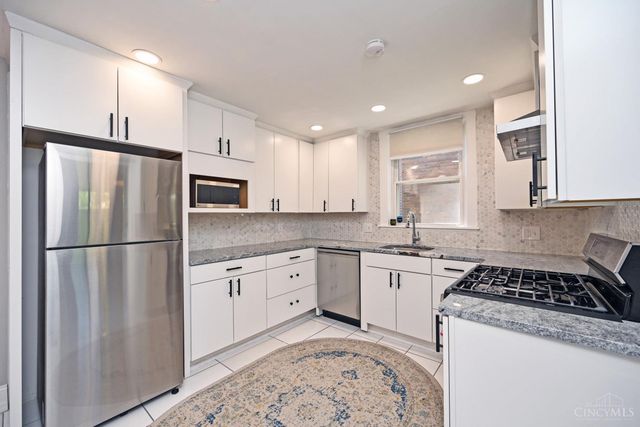 2208 St James Avenue, Cincinnati, OH 45206