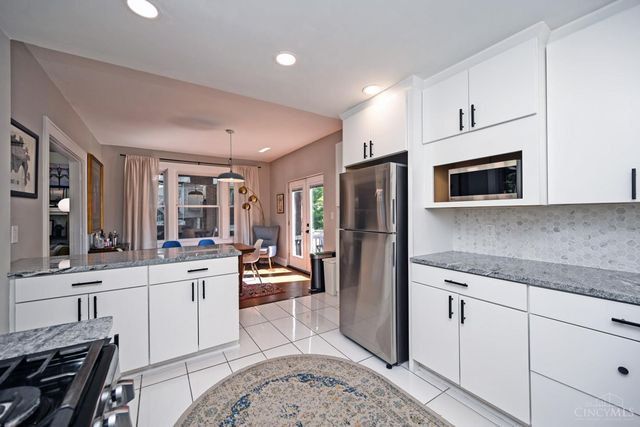 2208 St James Avenue, Cincinnati, OH 45206