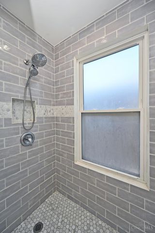 2208 St James Avenue, Cincinnati, OH 45206