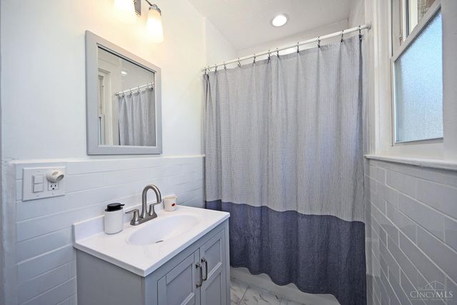 2208 St James Avenue, Cincinnati, OH 45206