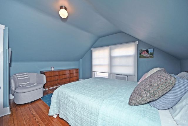 2208 St James Avenue, Cincinnati, OH 45206