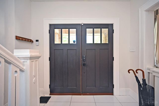2208 St James Avenue, Cincinnati, OH 45206