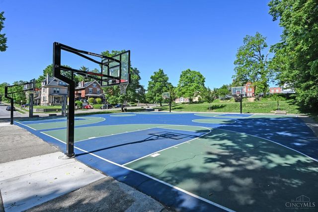 2208 St James Avenue, Cincinnati, OH 45206