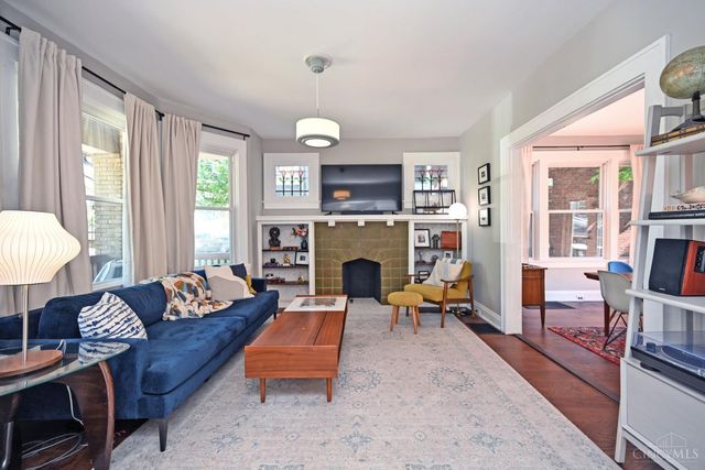2208 St James Avenue, Cincinnati, OH 45206