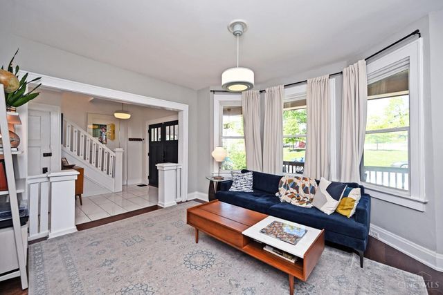 2208 St James Avenue, Cincinnati, OH 45206