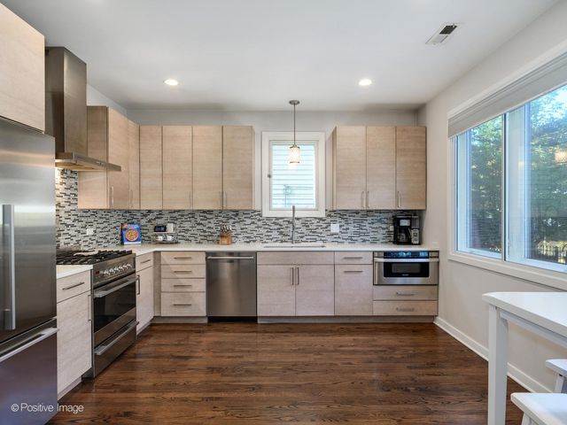 2139 N BINGHAM Street, Chicago, IL 60647