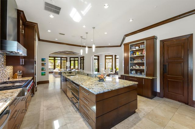 940 W Dove Road, Southlake, TX 76092