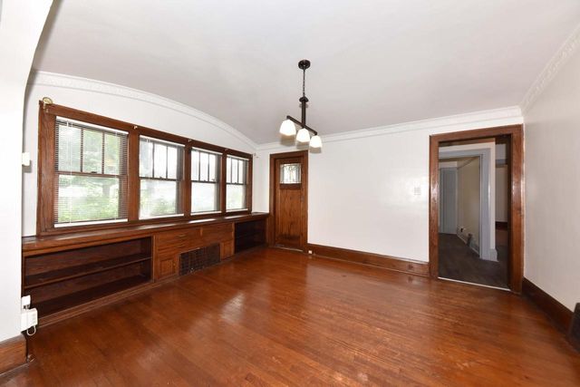 2805 N 44th STREET, Milwaukee, WI 53210