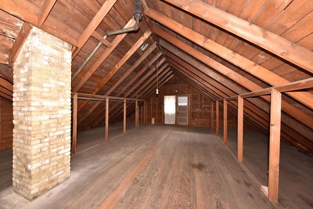 2805 N 44th STREET, Milwaukee, WI 53210