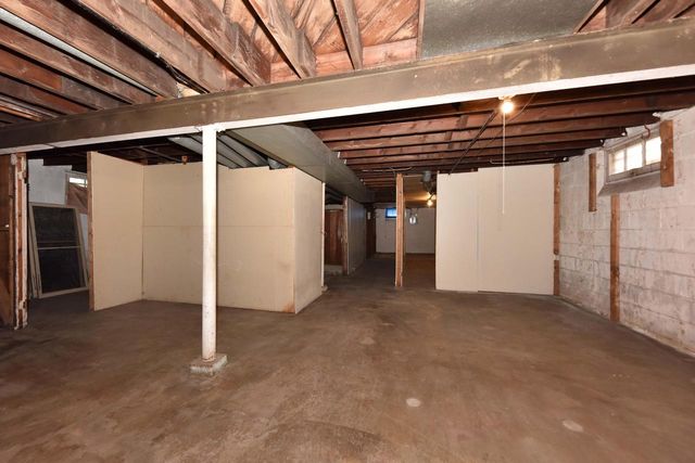 2805 N 44th STREET, Milwaukee, WI 53210