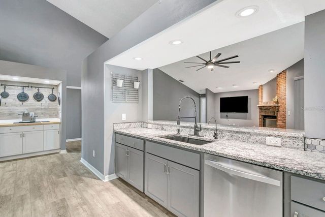 4506 COUNTRY GATE COURT, Valrico, FL 33596