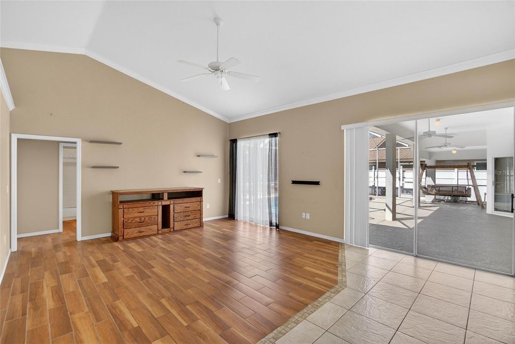 Image 6 of property listing at 3303 CUMMINGS PLACE, Plant City, FL 33566