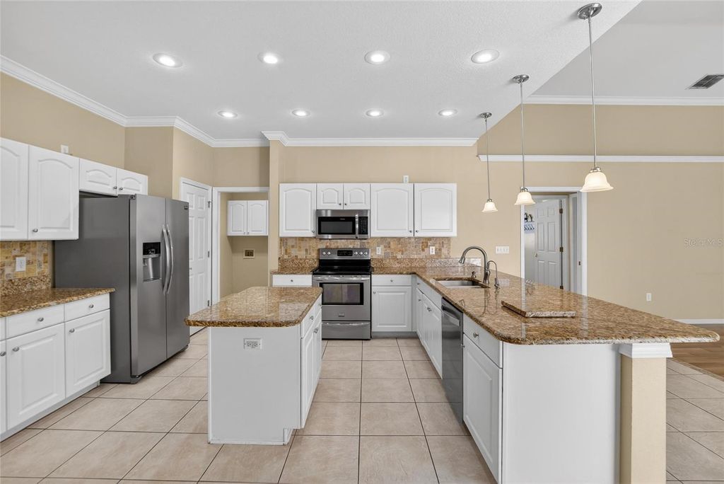 Image 67 of property listing at 3303 CUMMINGS PLACE, Plant City, FL 33566