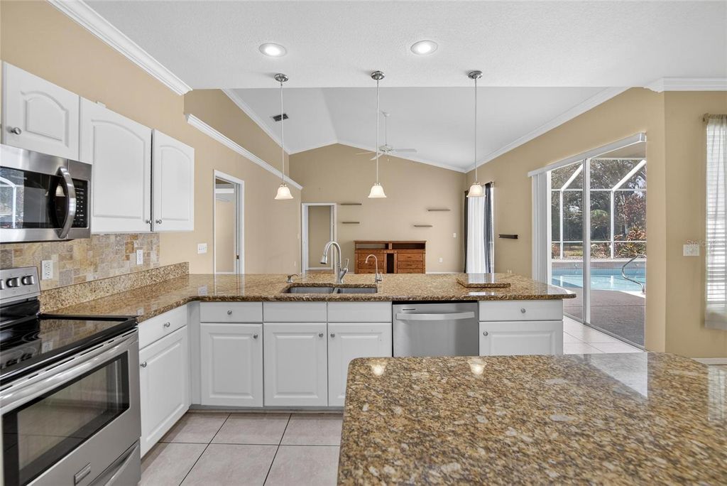 Image 70 of property listing at 3303 CUMMINGS PLACE, Plant City, FL 33566