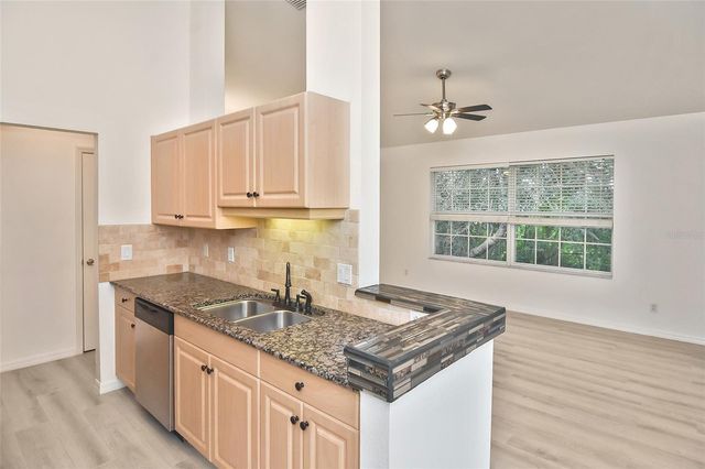 903 CASA DEL LAGO WAY 903, Venice, FL 34292