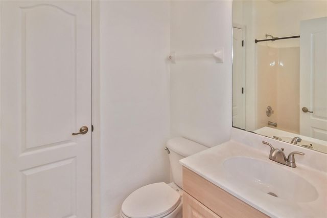 903 CASA DEL LAGO WAY 903, Venice, FL 34292